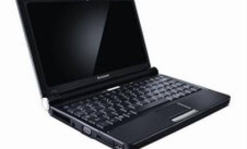 La mesa de las netbook: tres patas disparejas